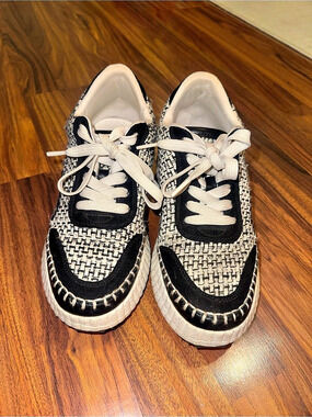Universal Thread Persephone Platform Sneaker Black & White